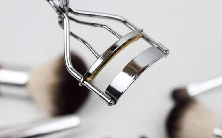 7 Best Eyelash Curlers For Hooded Eyes