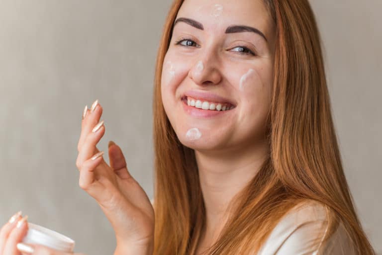 5 Best Rosacea Tinted Moisturizers Of 2025
