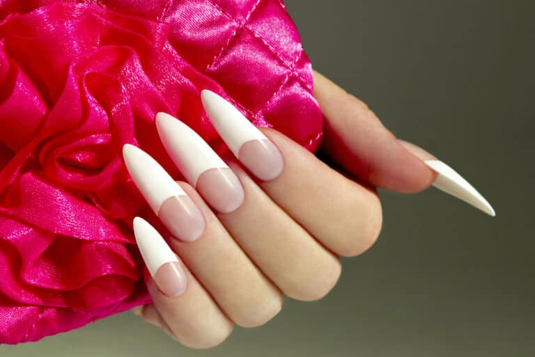 5 Best Dual Forms For Flat Nails In 2025