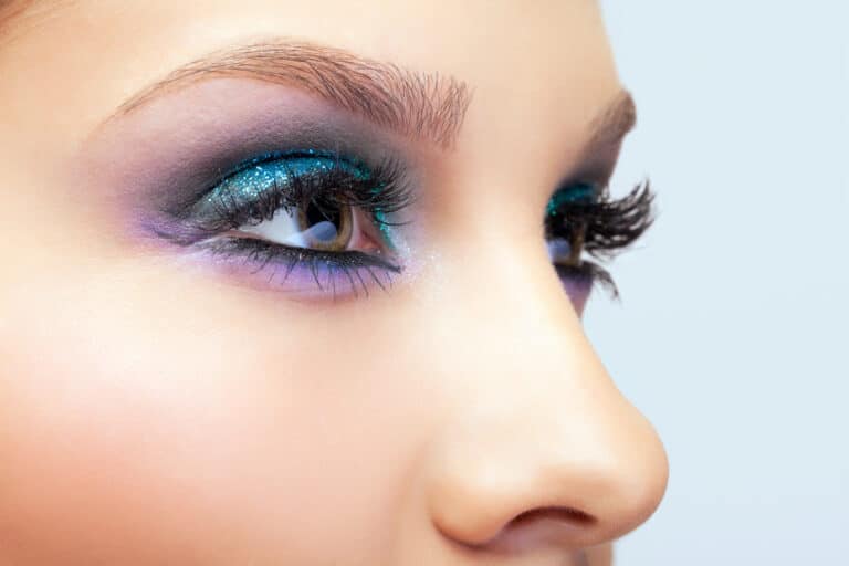 How To Trim False Eyelashes – Step By Step