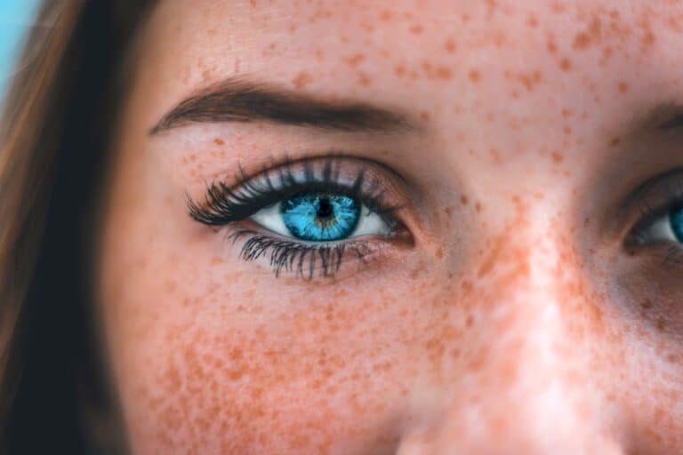 7 Best Eyelash Extension Cleansers