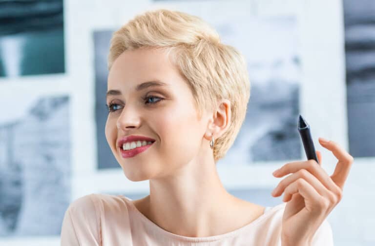 11 Best Pomades For Women – Complete Guide