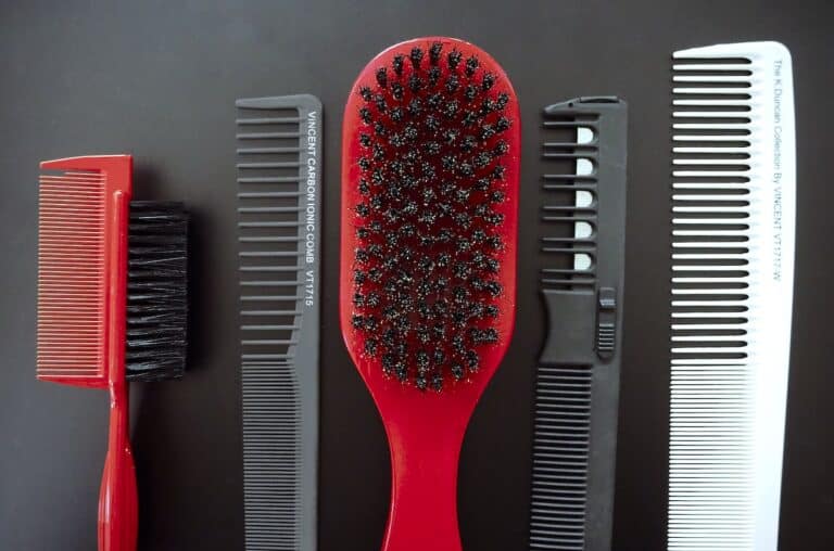 Precision parting comb sectioning hair