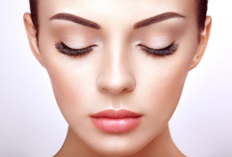 Allergic Reaction To Eyelash Extensions – What To Know