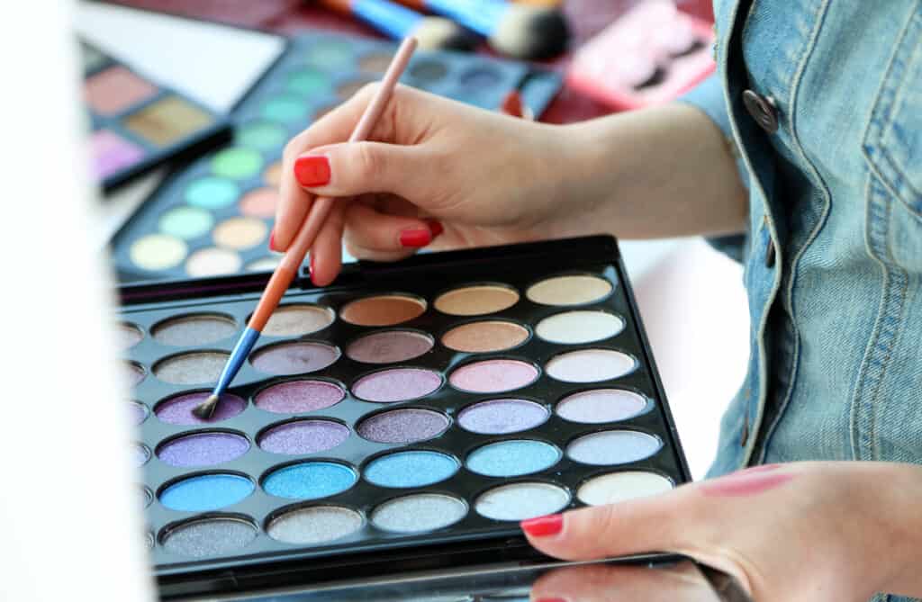 Best Cool Toned Eyeshadow Palettes - Beautygab Cool toned eyeshadow palettes