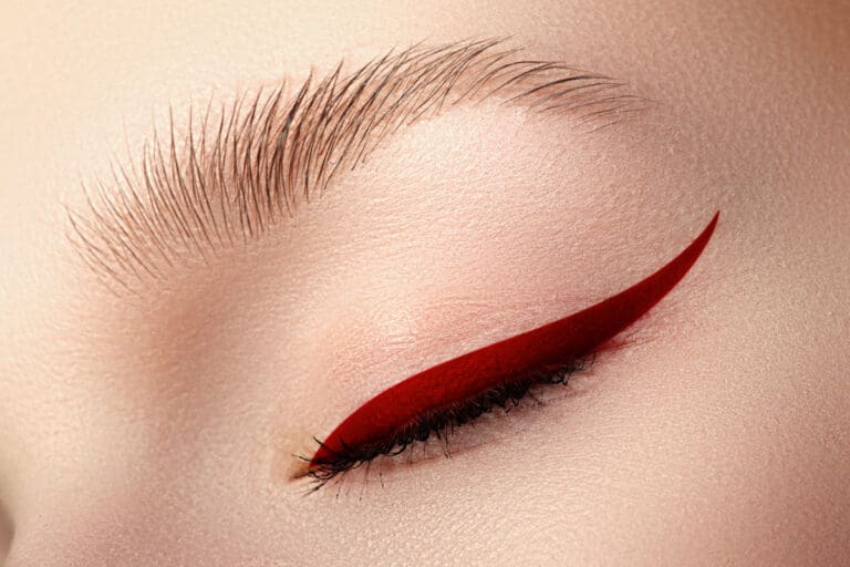 7 Best Burgundy Eyeliners