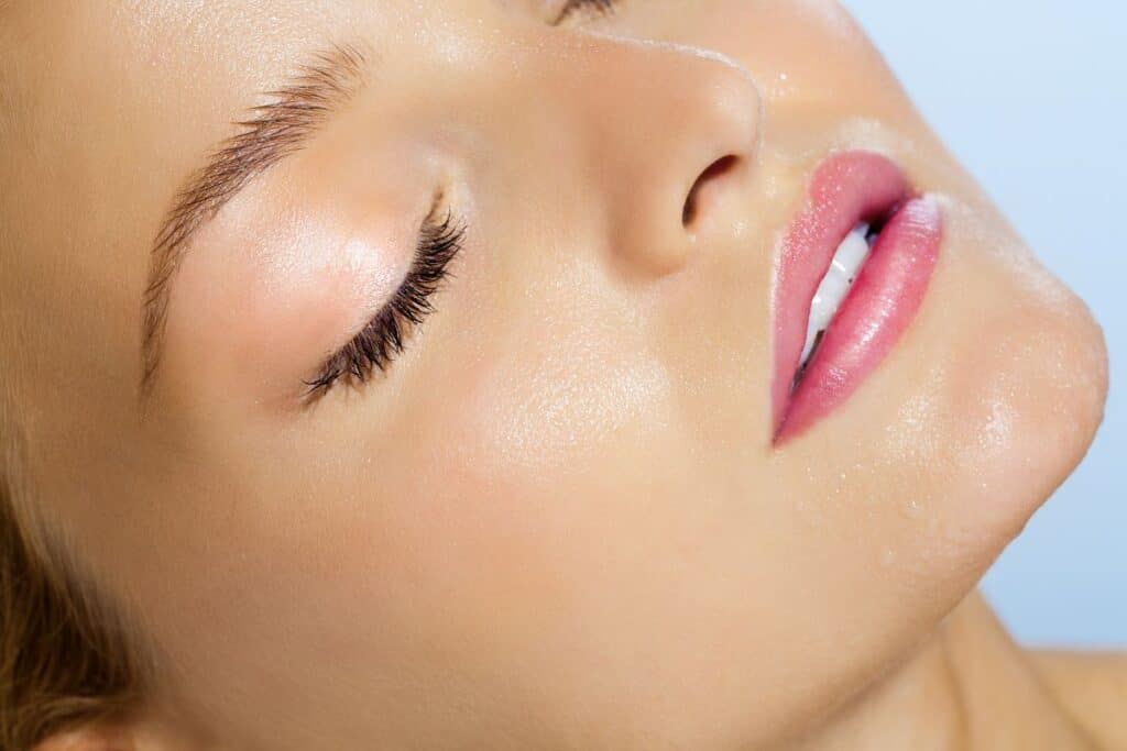 Dewy Vs Oily Skin - Beautygab