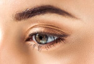 brown-eyeliner - Beautygab