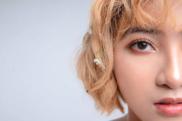 7 Best Bleaches For Asian Hair