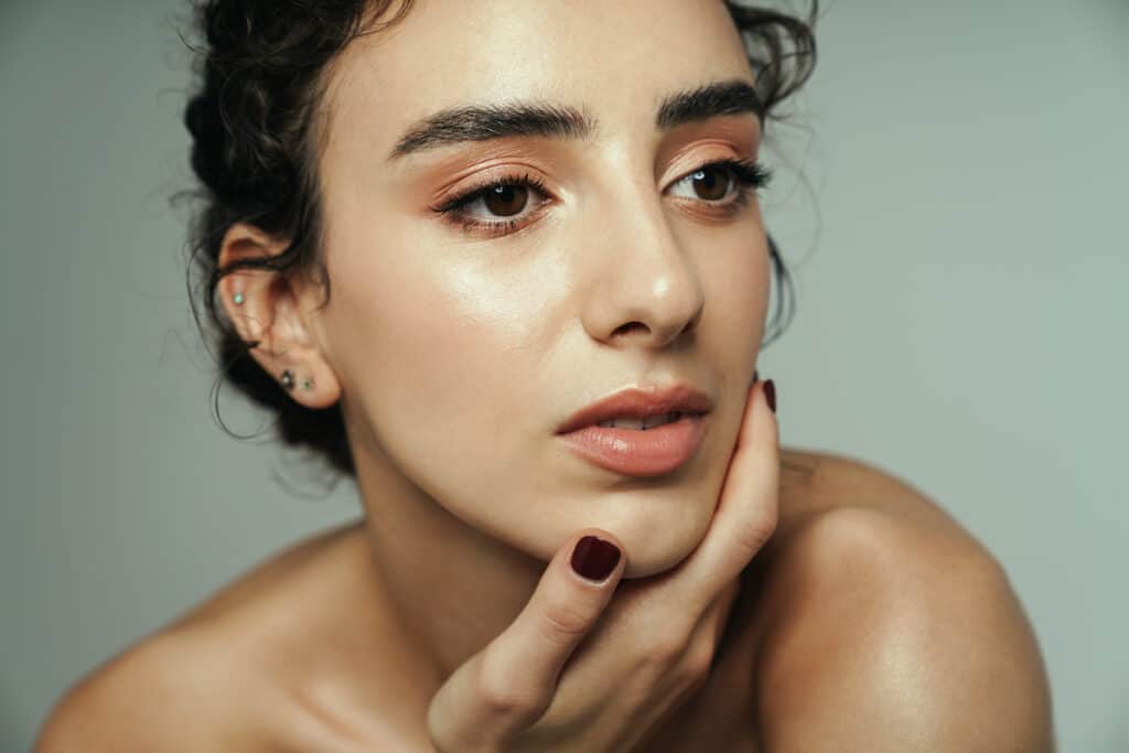 Best Makeup Colors For Olive Skin - Beautygab