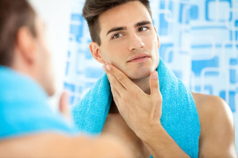 11 Best Men’s Moisturizer For Oily Skin