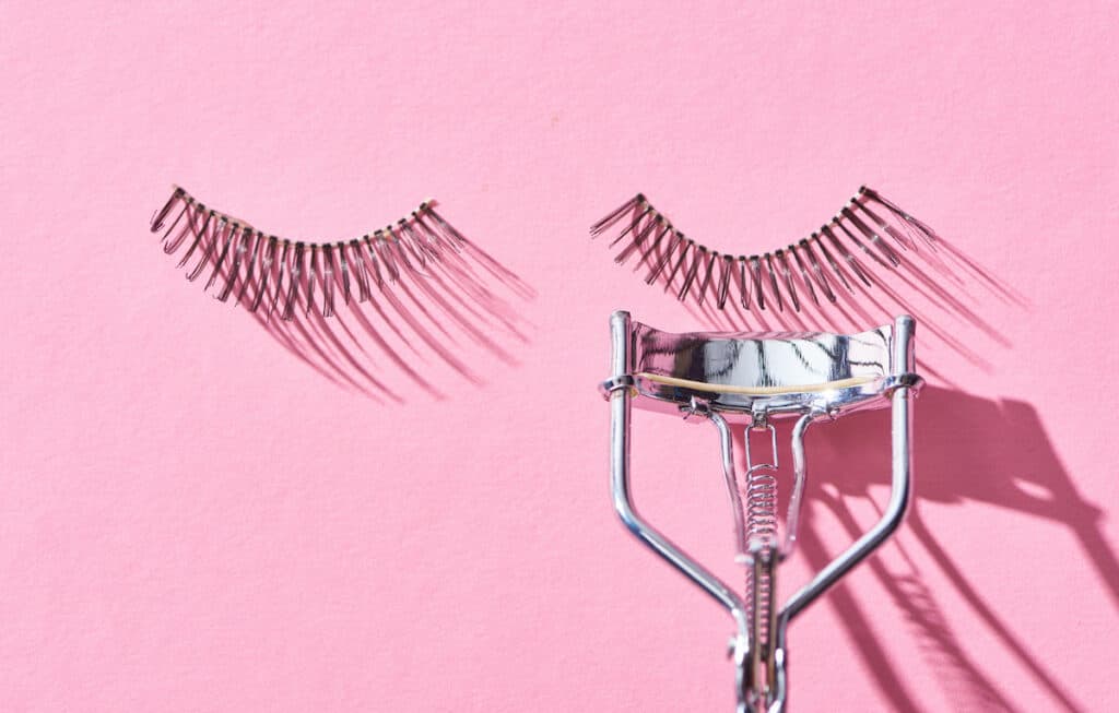 How Long Can You Wear Fake Eyelashes - Beautygab