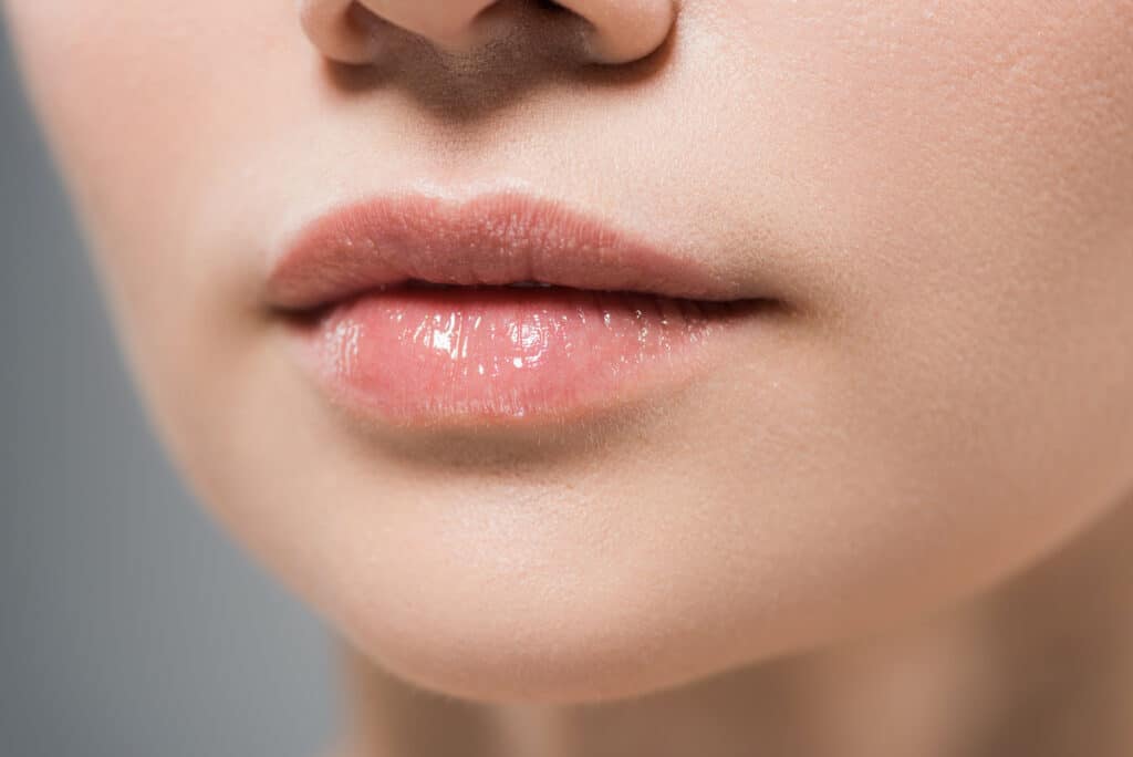 How To Make Lips Smaller - Beautygab Lips