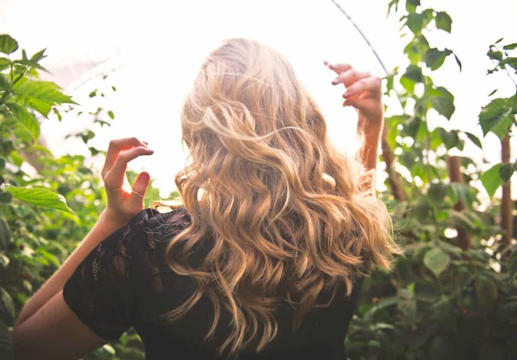 How To Refresh Wavy Hair - Beautygab