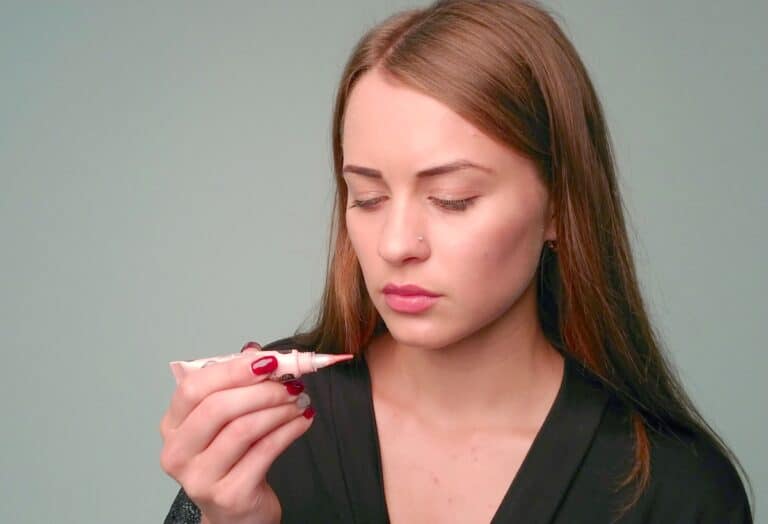 How To Remove Lip Stain – 5 Effective Methods