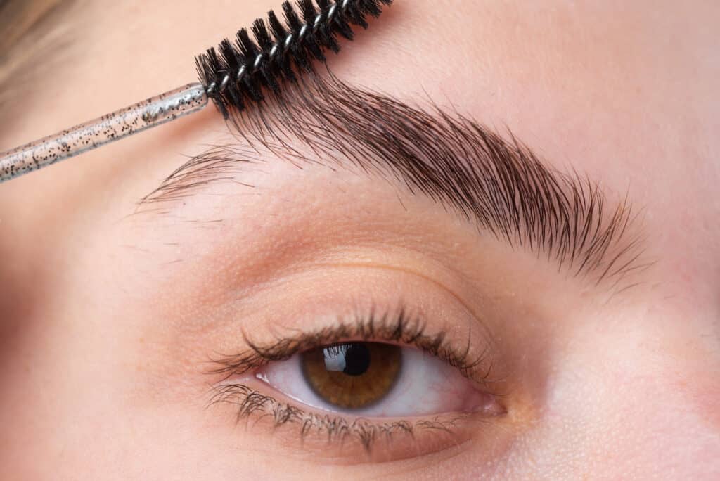 Why Do My Eyebrows Grow Upwards? - Beautygab