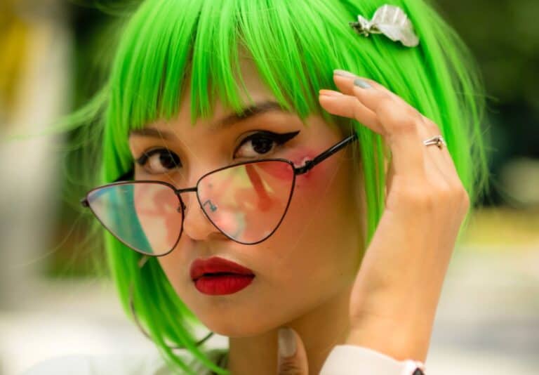 Best makeup for green hair