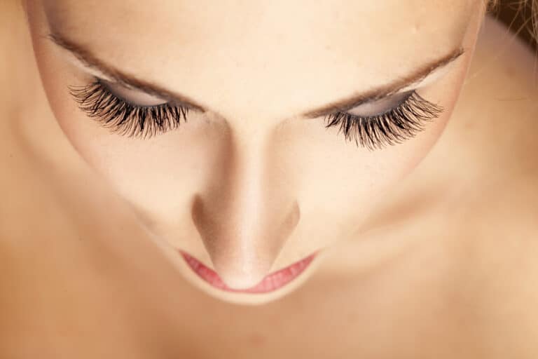 False eyelashes