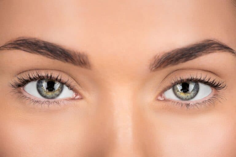 How To Fix Eyelashes That Grow In Different Directions