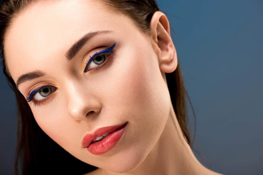 Lips And Eyeliner - Beautygab Lips And Eyeliner