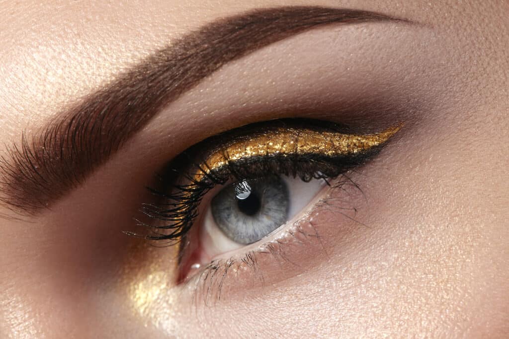 Eyeshadow Vs Eyeliner - Beautygab