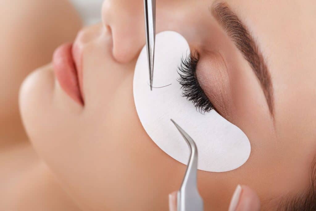 why are my eyelash extensions falling out - Beautygab