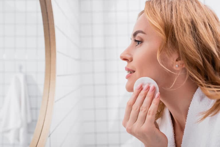 Hyaluronic acid toners